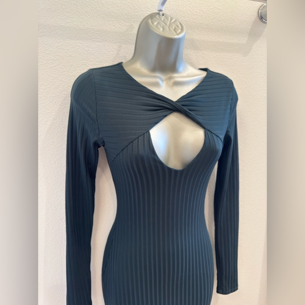 Ribbed Twist Front Long Sleeve Bodycon Dress - emerald green